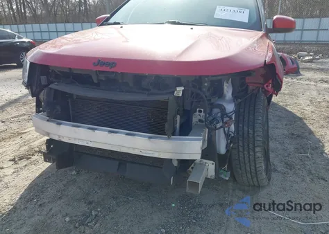 2019 Jeep Compass Altitude Fwd z USA, uszkodzony, nr VIN 3C4NJCBB9KT726402